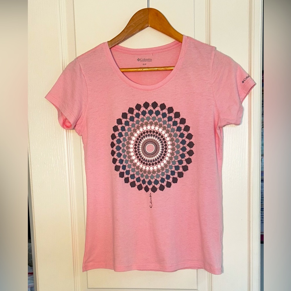 Columbia Pink Tee with circular graphic design size small